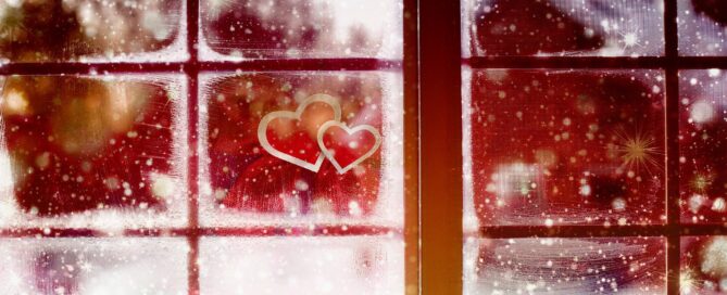 How To Decorate Your Windows For Christmas in 2021?